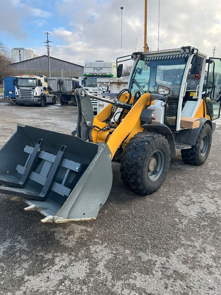 Liebherr L 506 - Carregadeira de rodas: foto 1 Liebherr L 506 - Carregadeira de rodas: foto 1