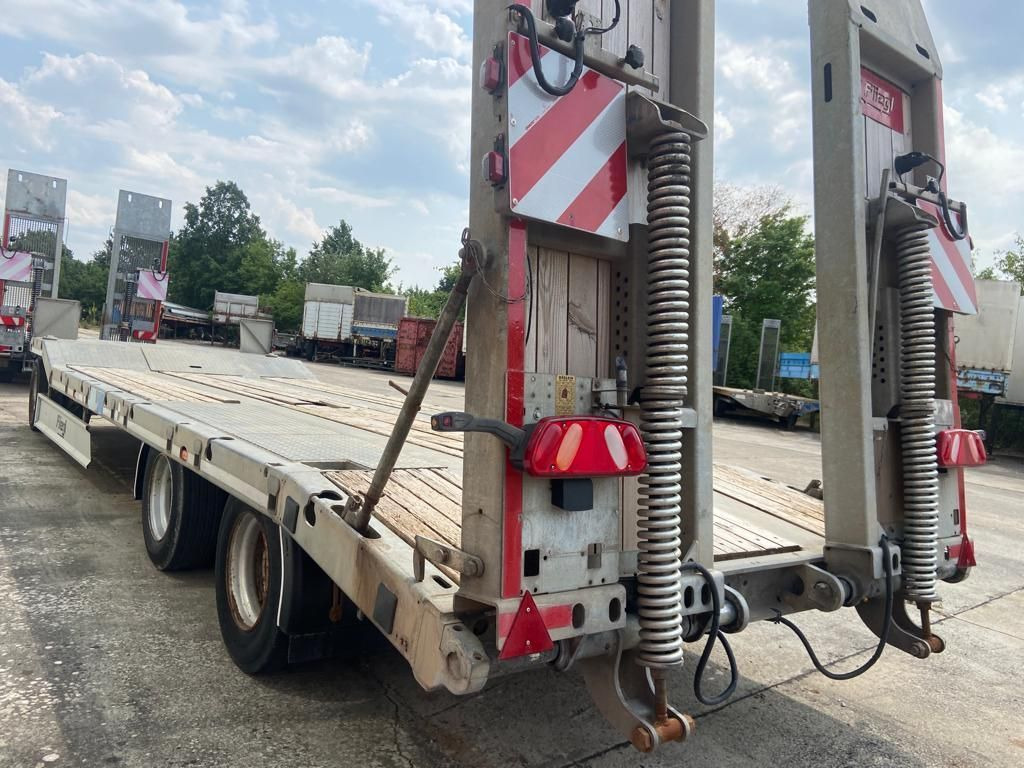 Fliegl 3 Achs Tiefladeranhänger - Reboque baixa: foto 4 Fliegl 3 Achs Tiefladeranhänger - Reboque baixa: foto 4