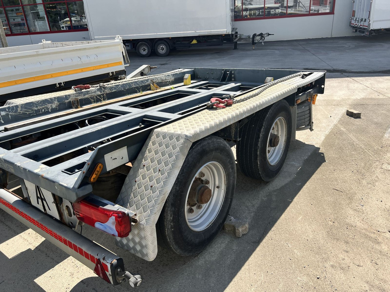 Hüffermann Tandem- Absetzmuldenanhänger - Reboque ampliroll/ Multibenne: foto 4 Hüffermann Tandem- Absetzmuldenanhänger - Reboque ampliroll/ Multibenne: foto 4