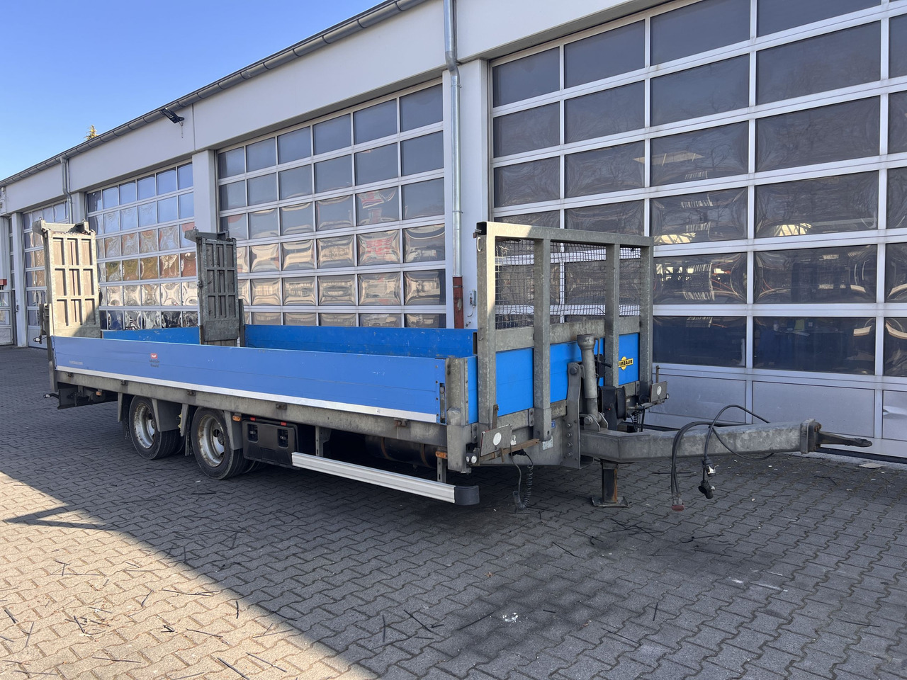 Humbaur HBTZ 136224 TA-BS 13,6 t Tandemtieflader - Reboque baixa: foto 2 Humbaur HBTZ 136224 TA-BS 13,6 t Tandemtieflader - Reboque baixa: foto 2