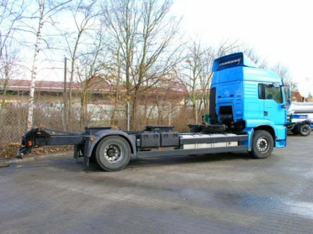 MAN 18.410 TGA2 Achs BDF- LKW - Caminhão transportador de contêineres/ Caixa móvel: foto 4 MAN 18.410 TGA2 Achs BDF- LKW - Caminhão transportador de contêineres/ Caixa móvel: foto 4