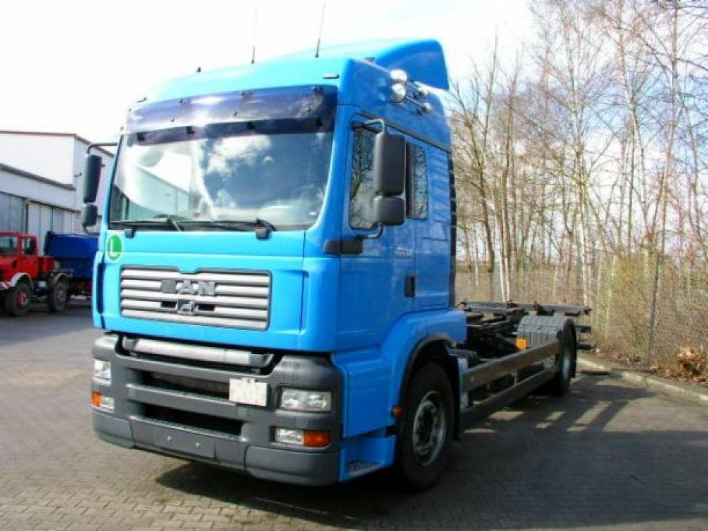 MAN 18.410 TGA2 Achs BDF- LKW - Caminhão transportador de contêineres/ Caixa móvel: foto 2 MAN 18.410 TGA2 Achs BDF- LKW - Caminhão transportador de contêineres/ Caixa móvel: foto 2