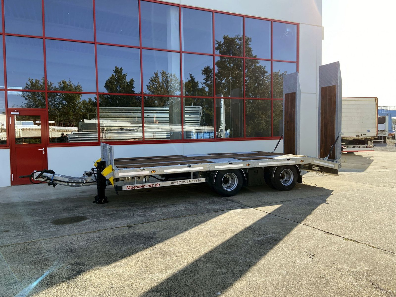 Möslein 19 t Tandemtieflader, Luftgefedert, NEU - Reboque baixa: foto 2 Möslein 19 t Tandemtieflader, Luftgefedert, NEU - Reboque baixa: foto 2