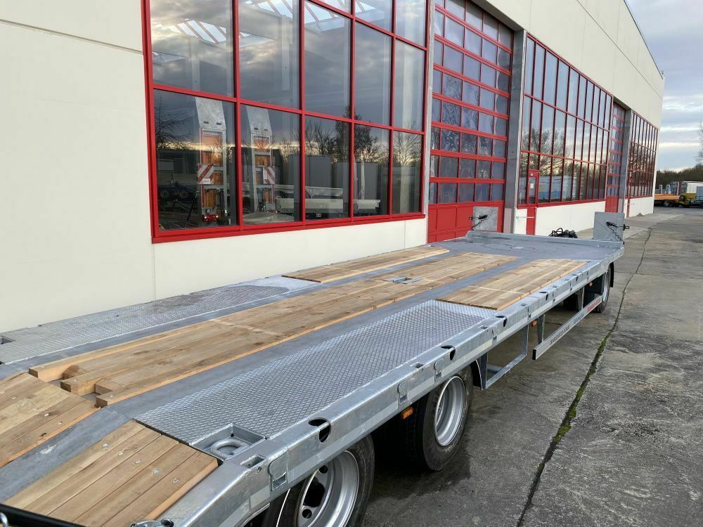Möslein 3 Achs Tieflader mit gerader Ladefläche 9 m, Ne - Reboque baixa: foto 5 Möslein 3 Achs Tieflader mit gerader Ladefläche 9 m, Ne - Reboque baixa: foto 5
