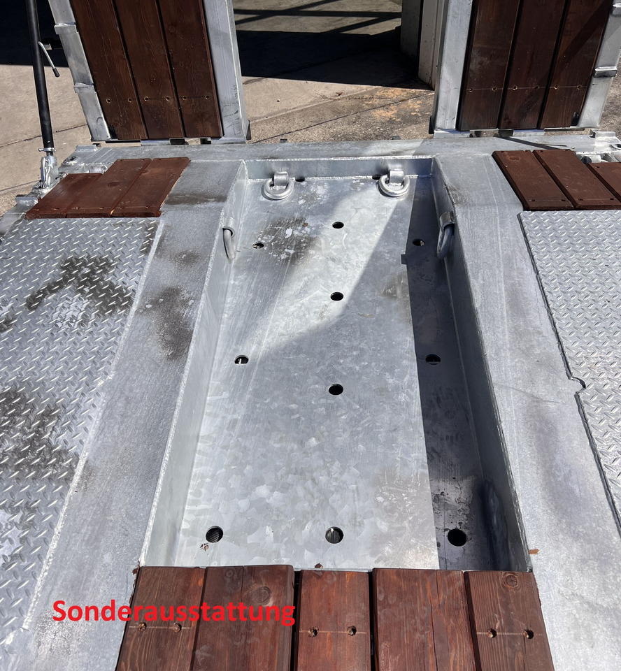 Möslein T 3-9,20 F 3 Achs Tieflader mit gerader Ladefläche 9 m, Neufahrzeug - Reboque baixa: foto 5 Möslein T 3-9,20 F 3 Achs Tieflader mit gerader Ladefläche 9 m, Neufahrzeug - Reboque baixa: foto 5