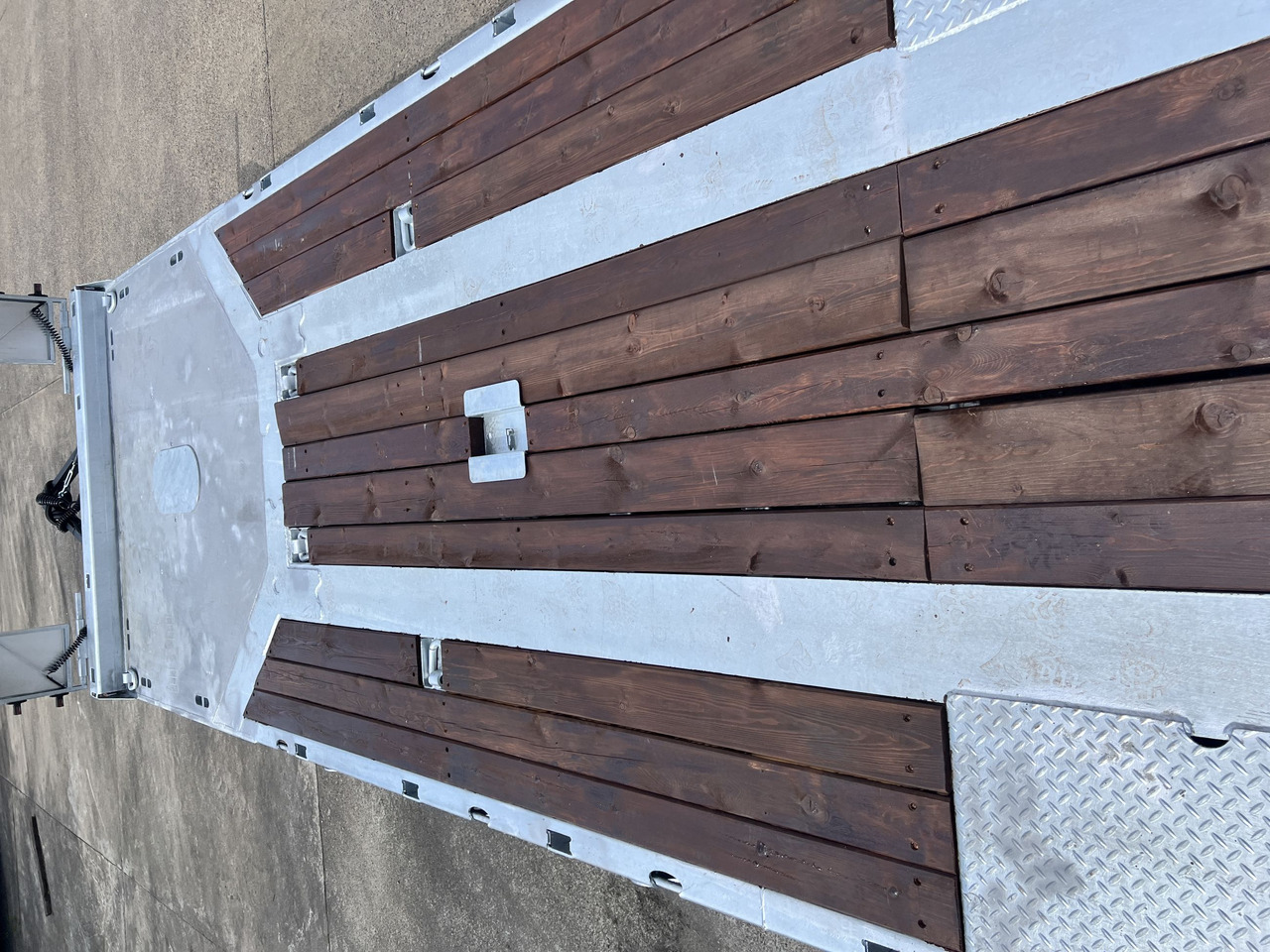 Möslein T 3-9,20 F 3 Achs Tieflader mit gerader Ladefläche 9 m, Neufahrzeug - Reboque baixa: foto 2 Möslein T 3-9,20 F 3 Achs Tieflader mit gerader Ladefläche 9 m, Neufahrzeug - Reboque baixa: foto 2