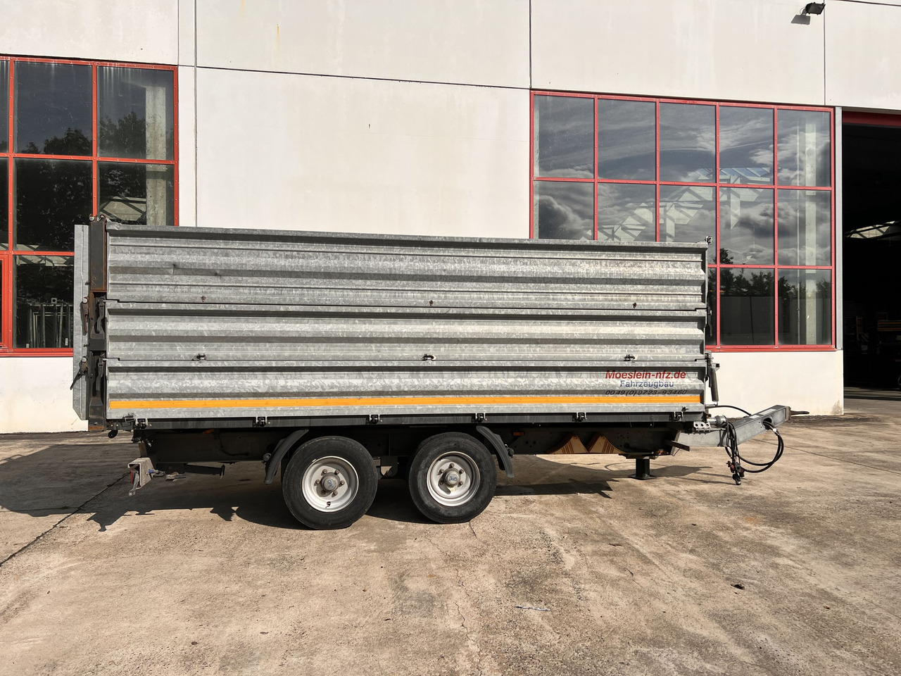 Möslein TDS 13 Schwebheim 13 t Tandemkipper- Tieflader, Aufsatzbordwände - Reboque basculante: foto 3 Möslein TDS 13 Schwebheim 13 t Tandemkipper- Tieflader, Aufsatzbordwände - Reboque basculante: foto 3