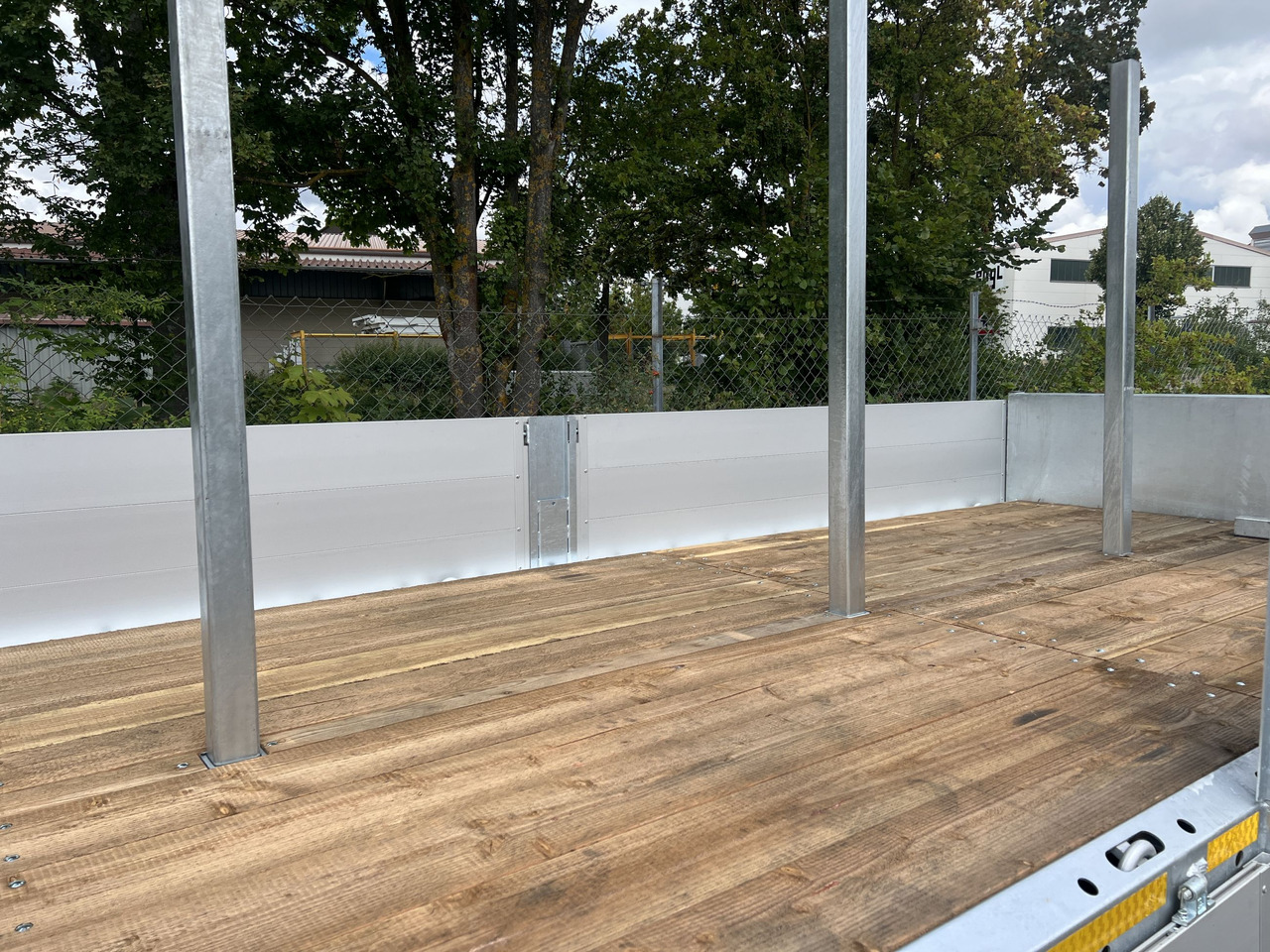 Möslein THT 11- G 6,2 Tandem Pritsche- Tieflader mit Rungentaschen - Reboque plataforma/ Caixa aberta: foto 2 Möslein THT 11- G 6,2 Tandem Pritsche- Tieflader mit Rungentaschen - Reboque plataforma/ Caixa aberta: foto 2