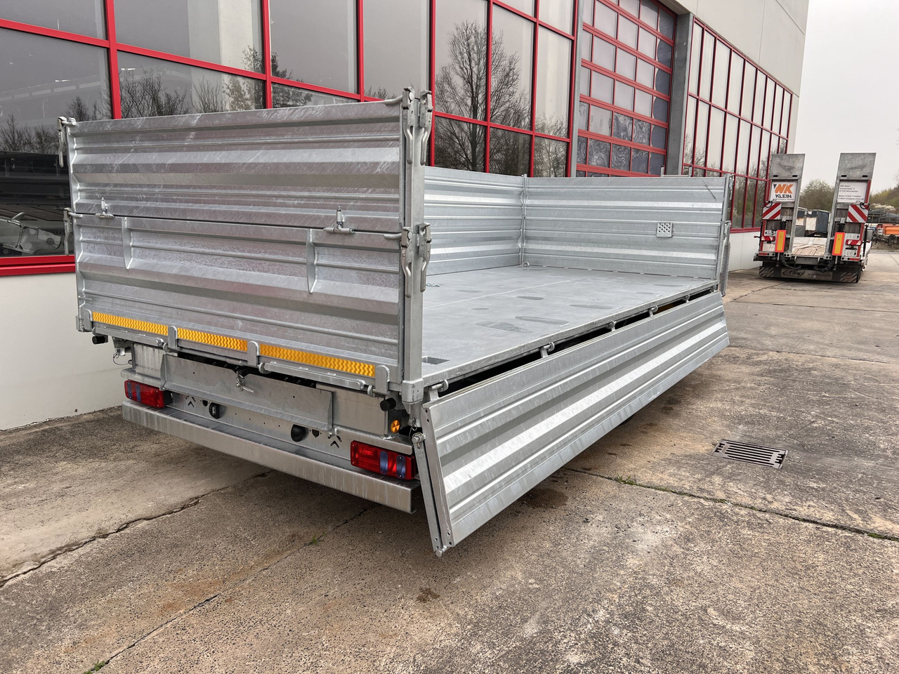 Möslein TTD 19 AB 19 t Tandem 3 Seiten Kipper TiefladerAufsatzbordwänden-- Neufahrzeug -- - Reboque basculante: foto 5 Möslein TTD 19 AB 19 t Tandem 3 Seiten Kipper TiefladerAufsatzbordwänden-- Neufahrzeug -- - Reboque basculante: foto 5