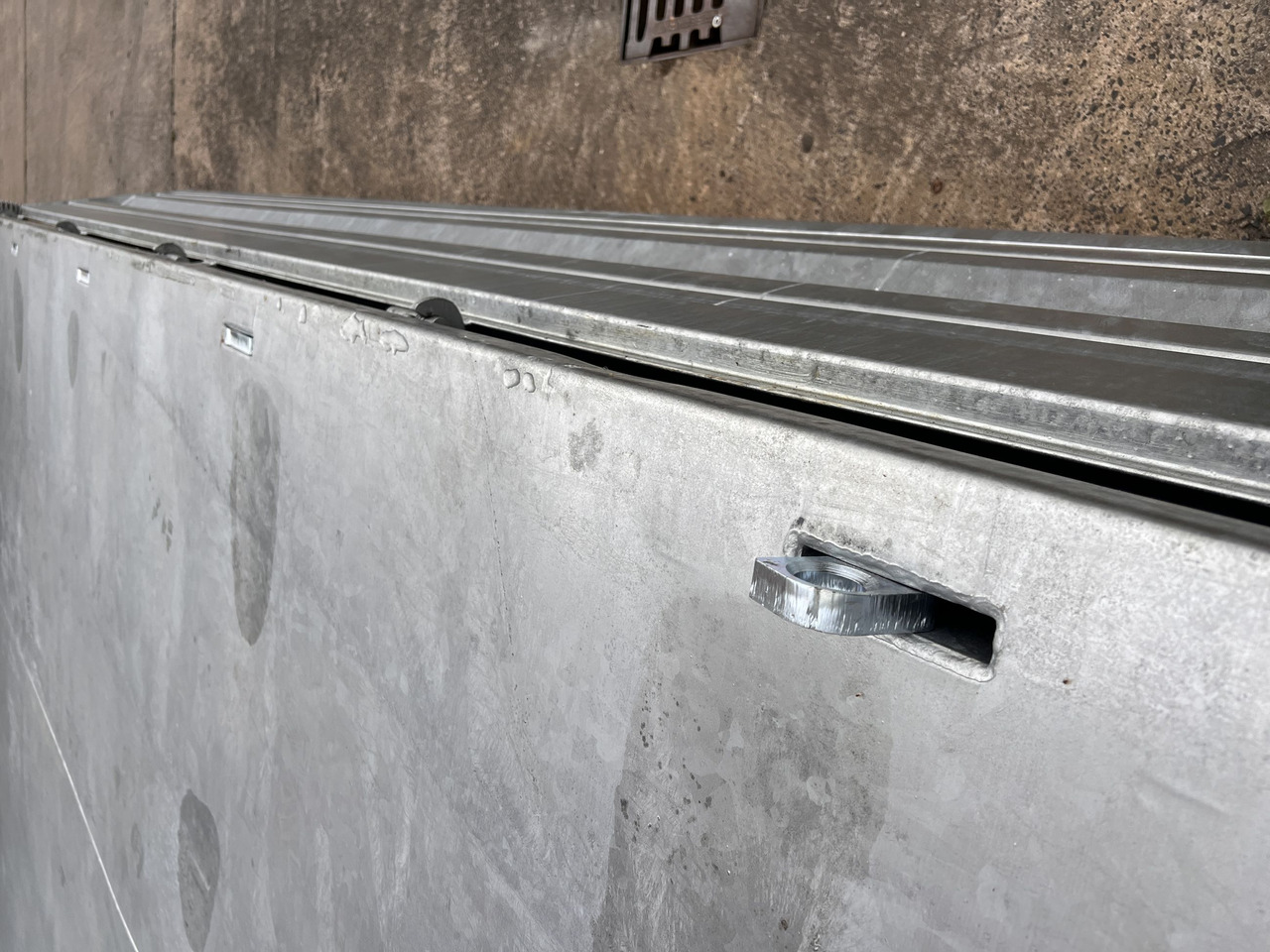 Möslein TTD 19 AB 19 t Tandem Kipper Tieflader2 x Aufsatzbordwänden-- Neufahrzeug -- - Reboque basculante: foto 5 Möslein TTD 19 AB 19 t Tandem Kipper Tieflader2 x Aufsatzbordwänden-- Neufahrzeug -- - Reboque basculante: foto 5