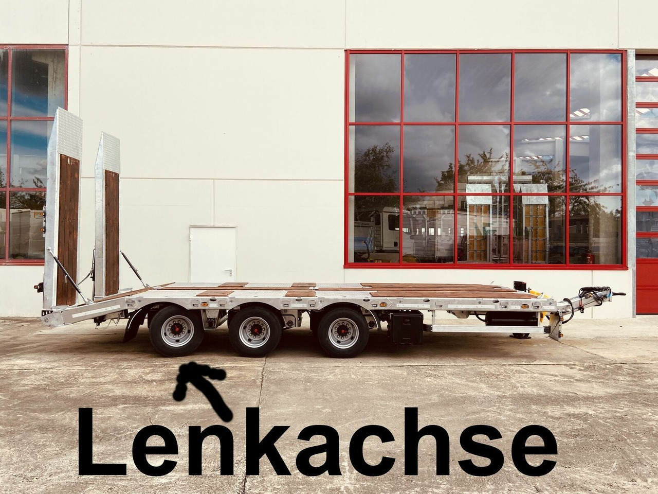 Möslein Tridem- Tieflader 3 Achs, gelenktNeufahrzeug - Reboque baixa: foto 2 Möslein Tridem- Tieflader 3 Achs, gelenktNeufahrzeug - Reboque baixa: foto 2