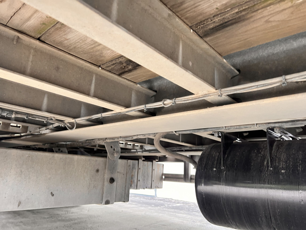 Müller Mitteltal D3 3 Achs Tieflader 9 m, Verzinkt, Wenig Benutzt - Reboque baixa: foto 2 Müller Mitteltal D3 3 Achs Tieflader 9 m, Verzinkt, Wenig Benutzt - Reboque baixa: foto 2