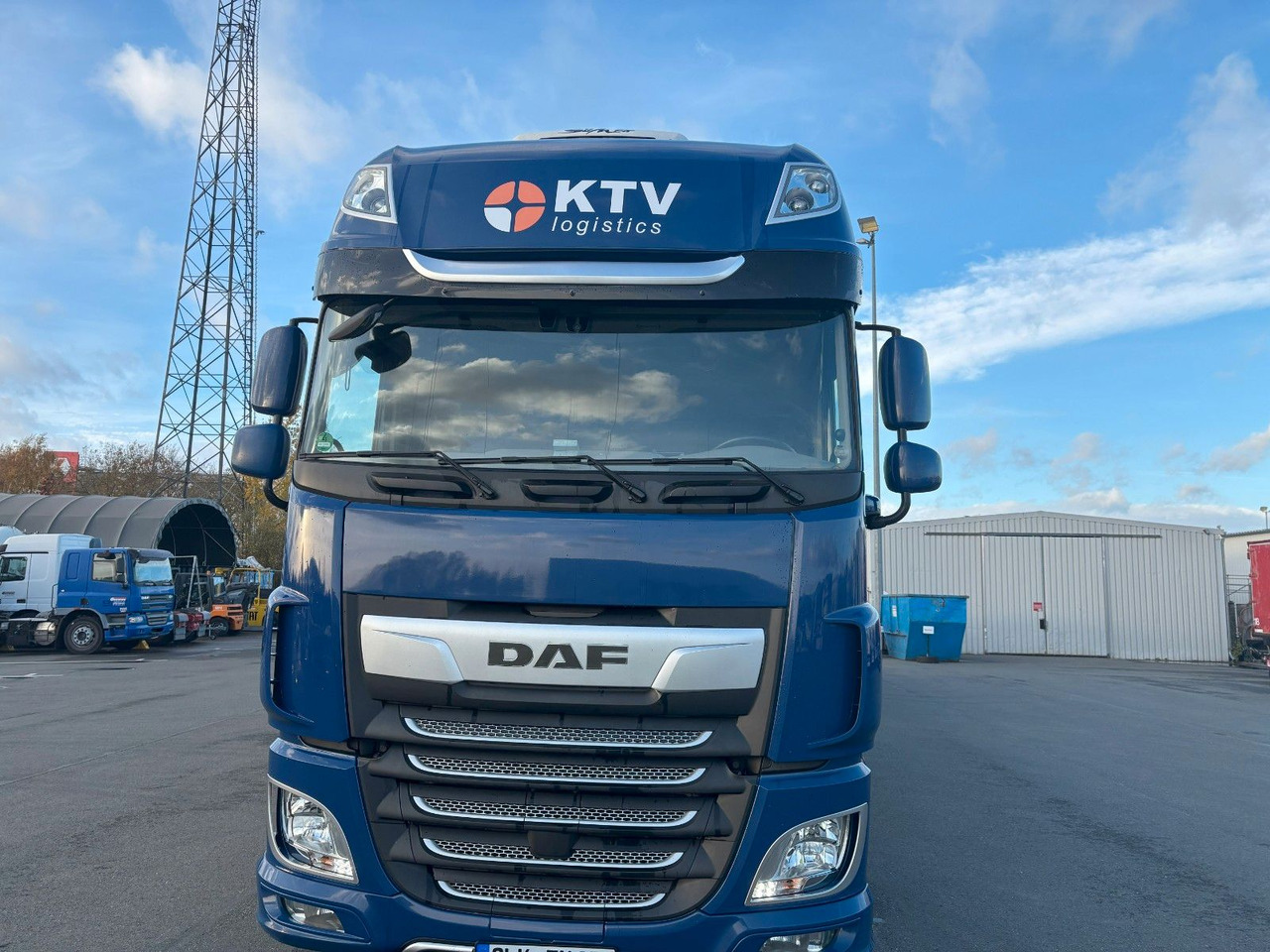DAF SSC XF 480 Jumbo + Anh Wecon Staplerhalterung - Caminhão com lona, Reboque de lona: foto 3 DAF SSC XF 480 Jumbo + Anh Wecon Staplerhalterung - Caminhão com lona, Reboque de lona: foto 3