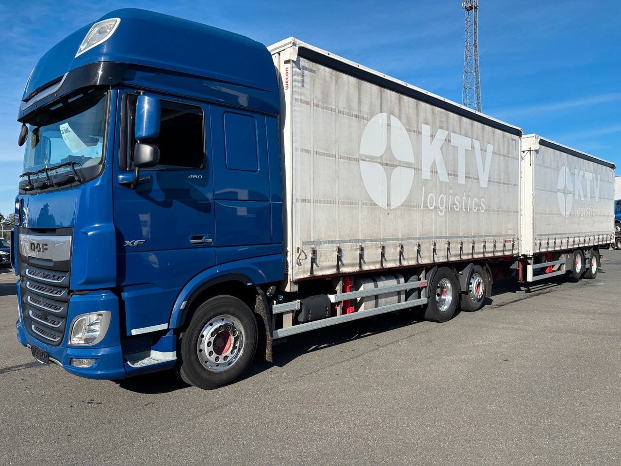 DAF SSC XF 480 Jumbozug + Anh Wecon Staplerhalterung - Caminhão com lona: foto 1 DAF SSC XF 480 Jumbozug + Anh Wecon Staplerhalterung - Caminhão com lona: foto 1