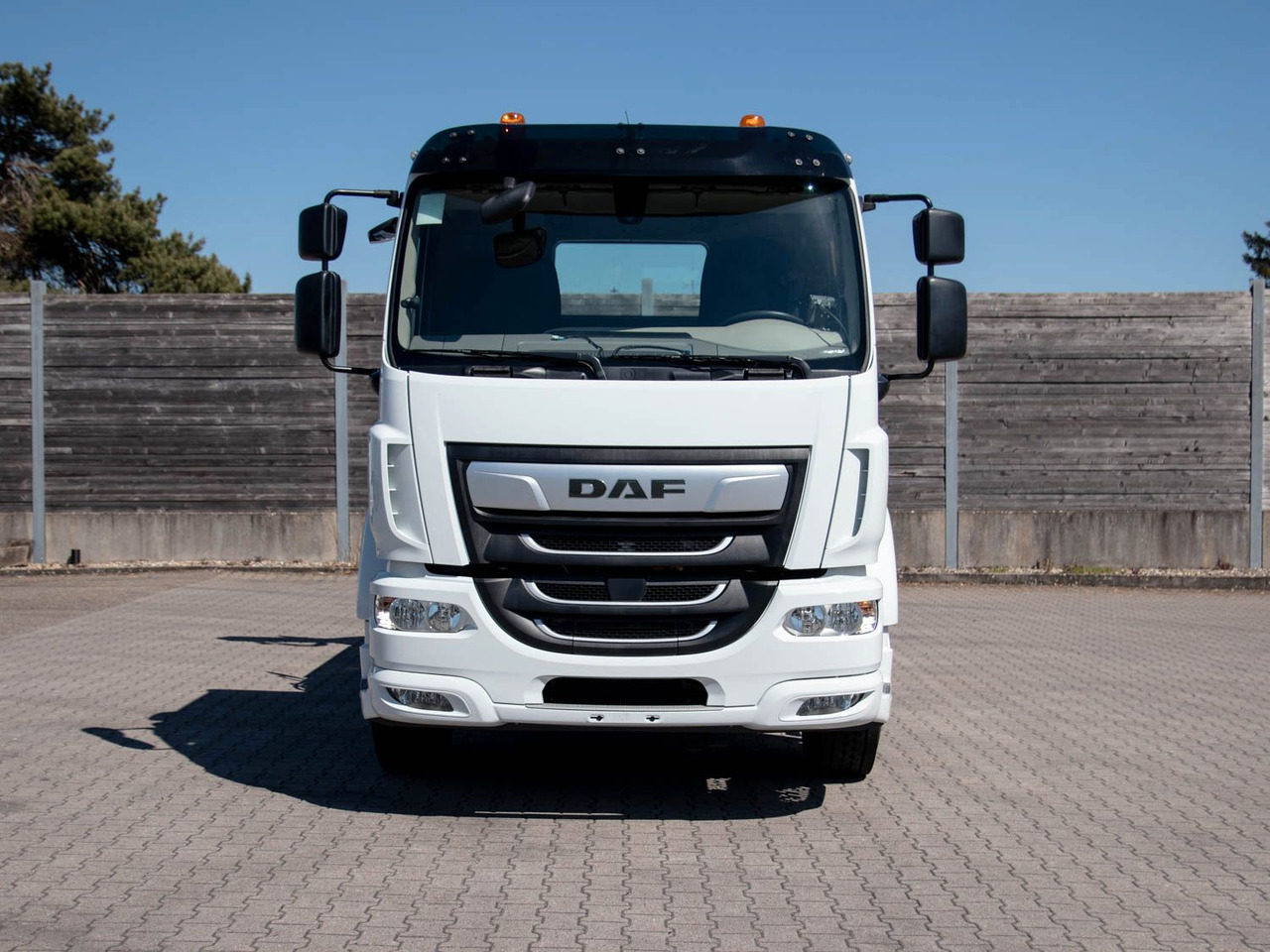 DAF FA LF 310 19t Absetzkipper VDL - Caminhão basculante: foto 2 DAF FA LF 310 19t Absetzkipper VDL - Caminhão basculante: foto 2