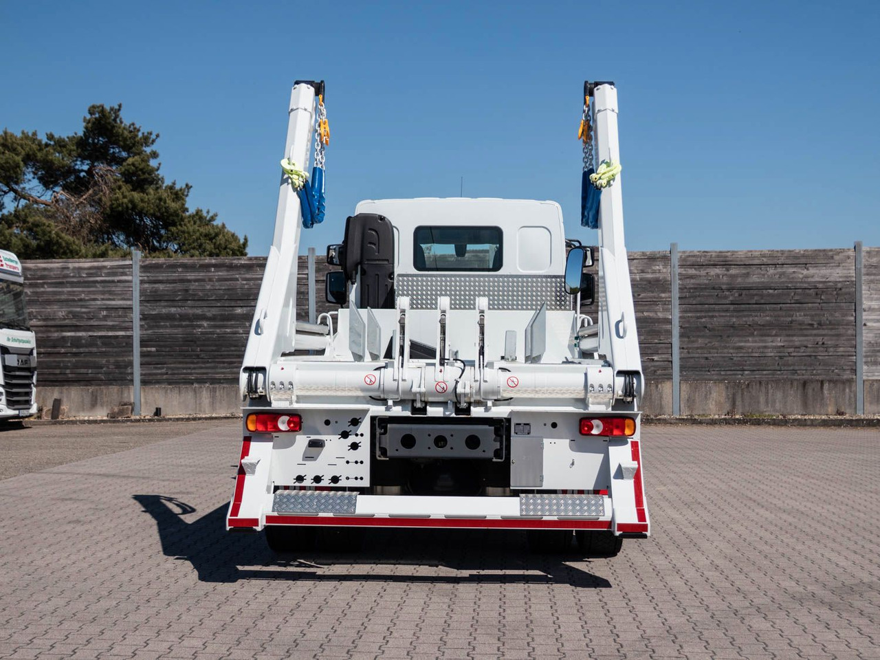 Caminhão basculante DAF FA LF 310 19t Absetzkipper VDL: foto 6