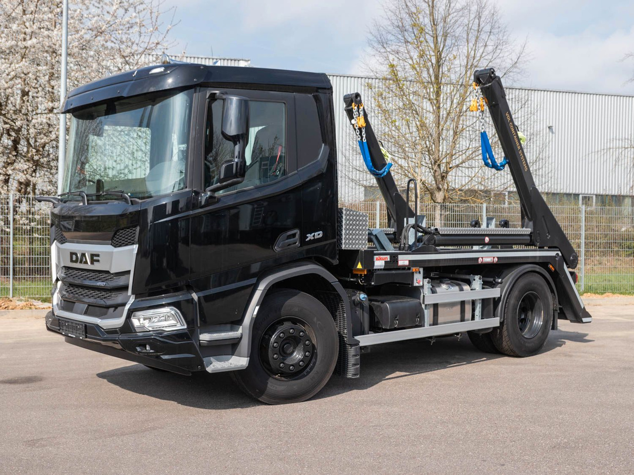 DAF FA XD 410 VDL Absetzkipper DAF FA XD 410 VDL Absetzkipper - Caminhão multibenne: foto 3 DAF FA XD 410 VDL Absetzkipper DAF FA XD 410 VDL Absetzkipper - Caminhão multibenne: foto 3