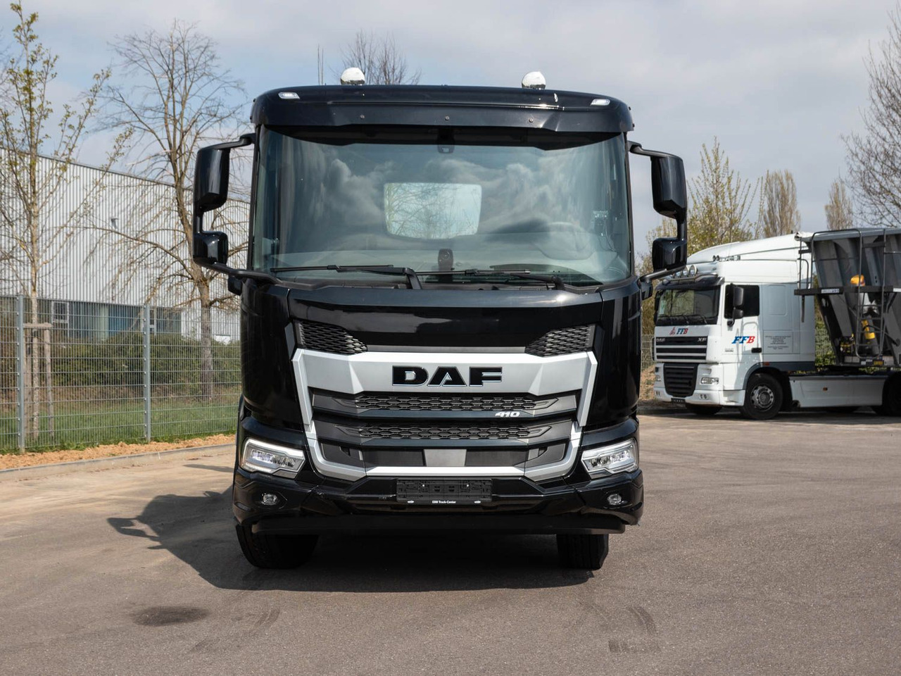 DAF FA XD 410 VDL Absetzkipper DAF FA XD 410 VDL Absetzkipper - Caminhão multibenne: foto 2 DAF FA XD 410 VDL Absetzkipper DAF FA XD 410 VDL Absetzkipper - Caminhão multibenne: foto 2