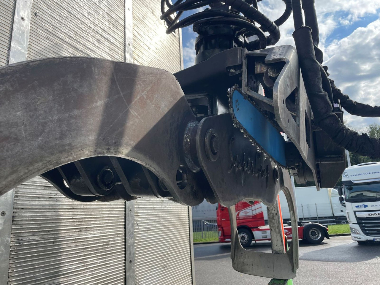 Locação de DAF FAT XF 530 SSC, Holztransport, Greifer mit Säge DAF FAT XF 530 SSC, Holztransport, Greifer mit Säge: foto 6 Locação de DAF FAT XF 530 SSC, Holztransport, Greifer mit Säge DAF FAT XF 530 SSC, Holztransport, Greifer mit Säge: foto 6
