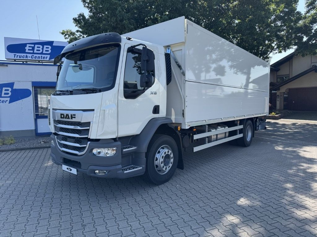 DAF XB 310 FA 18t Getränkeaufbau DAF XB 310 FA 18t Getränkeaufbau - Caminhão transporte de bebidas: foto 1 DAF XB 310 FA 18t Getränkeaufbau DAF XB 310 FA 18t Getränkeaufbau - Caminhão transporte de bebidas: foto 1