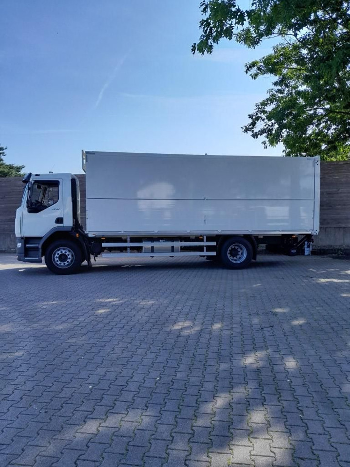 DAF XB 310 FA 18t Getränkeaufbau DAF XB 310 FA 18t Getränkeaufbau - Caminhão transporte de bebidas: foto 3 DAF XB 310 FA 18t Getränkeaufbau DAF XB 310 FA 18t Getränkeaufbau - Caminhão transporte de bebidas: foto 3