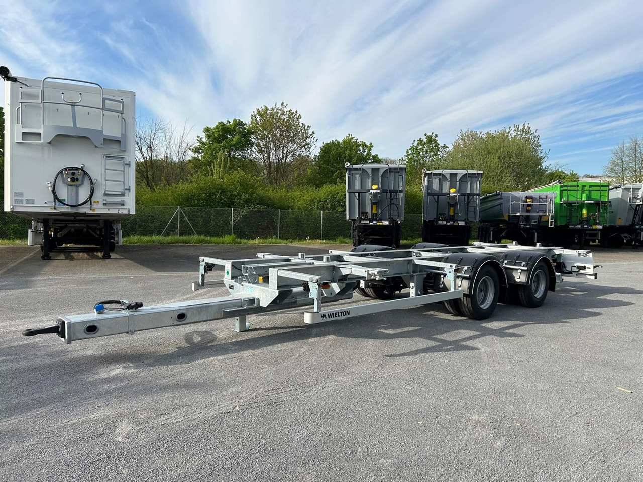 Wielton BDF Anhänger VOLUME Abstellhöhe 920-1020 mm Wielton BDF Anhänger VOLUME Abstellhöhe 920-1020 mm - Reboque transportador de contêineres/ Caixa móvel: foto 1 Wielton BDF Anhänger VOLUME Abstellhöhe 920-1020 mm Wielton BDF Anhänger VOLUME Abstellhöhe 920-1020 mm - Reboque transportador de contêineres/ Caixa móvel: foto 1