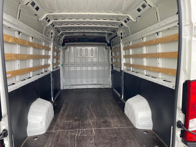 Peugeot Boxer 2.2 hdi 3-2021 L4 H2 airspring !!! - Furgão: foto 5 Peugeot Boxer 2.2 hdi 3-2021 L4 H2 airspring !!! - Furgão: foto 5