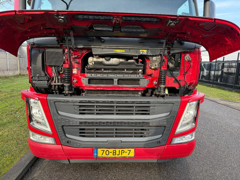 Caminhão furgão Volvo FM 330 2017: foto 11