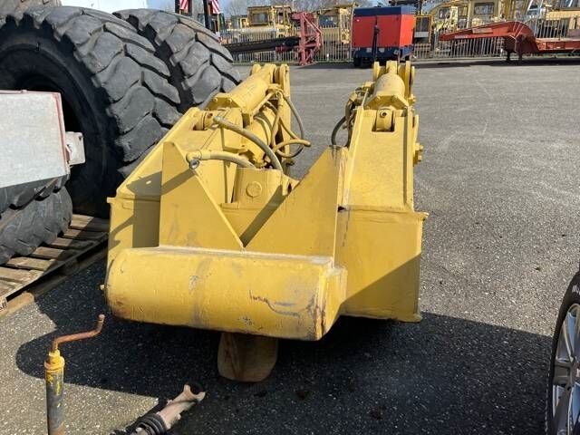 CAT D 8 R Ripper - Escarificador de Máquina de construção: foto 2 CAT D 8 R Ripper - Escarificador de Máquina de construção: foto 2