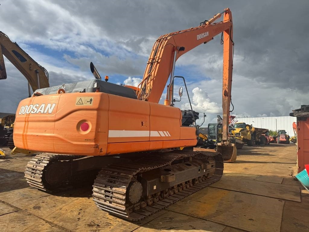 Doosan DX 300 LC ( 4.690 original hours 18M long reach )  - Escavadeira: foto 5 Doosan DX 300 LC ( 4.690 original hours 18M long reach )  - Escavadeira: foto 5