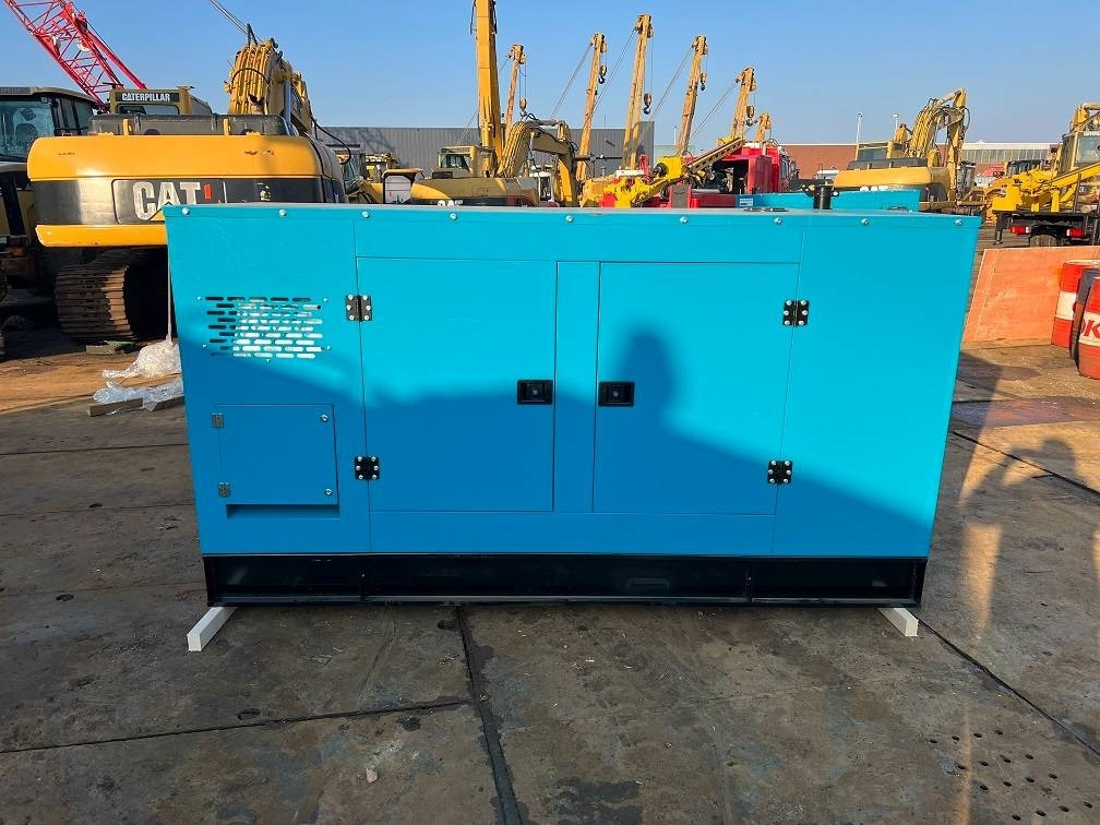 Ricardo 150KVA (120KW) SILENT GENERATOR 3 PHASE 50HZ 400V - Gerador elétrico: foto 5 Ricardo 150KVA (120KW) SILENT GENERATOR 3 PHASE 50HZ 400V - Gerador elétrico: foto 5