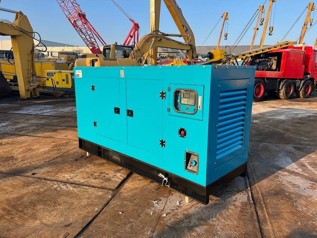 Ricardo 200KVA (160KW) SILENT GENERATOR 3 PHASE 50HZ 400V - Gerador elétrico: foto 3 Ricardo 200KVA (160KW) SILENT GENERATOR 3 PHASE 50HZ 400V - Gerador elétrico: foto 3