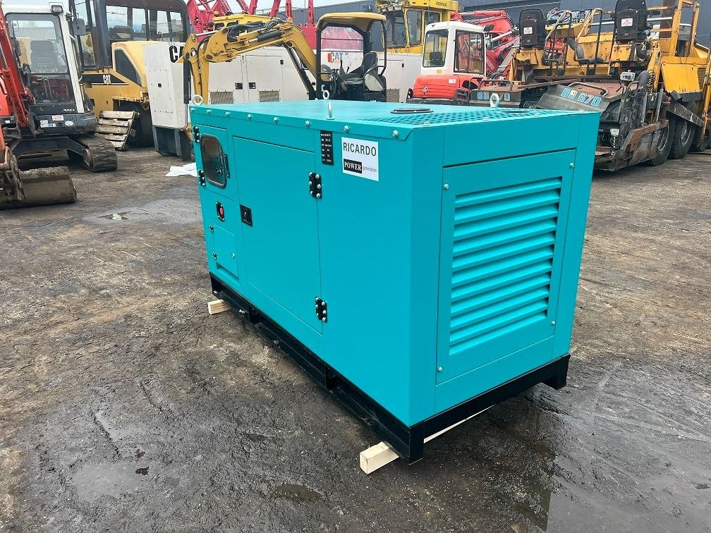 Ricardo 20KVA 16KW SILENT GENERATOR 3 PHASE 50HZ 400V NEW - Gerador elétrico: foto 3 Ricardo 20KVA 16KW SILENT GENERATOR 3 PHASE 50HZ 400V NEW - Gerador elétrico: foto 3