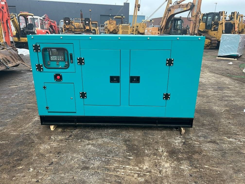 Ricardo 50KVA 40KW SILENT GENERATOR 3 PHASE 50HZ 400V NEW - Gerador elétrico: foto 3 Ricardo 50KVA 40KW SILENT GENERATOR 3 PHASE 50HZ 400V NEW - Gerador elétrico: foto 3