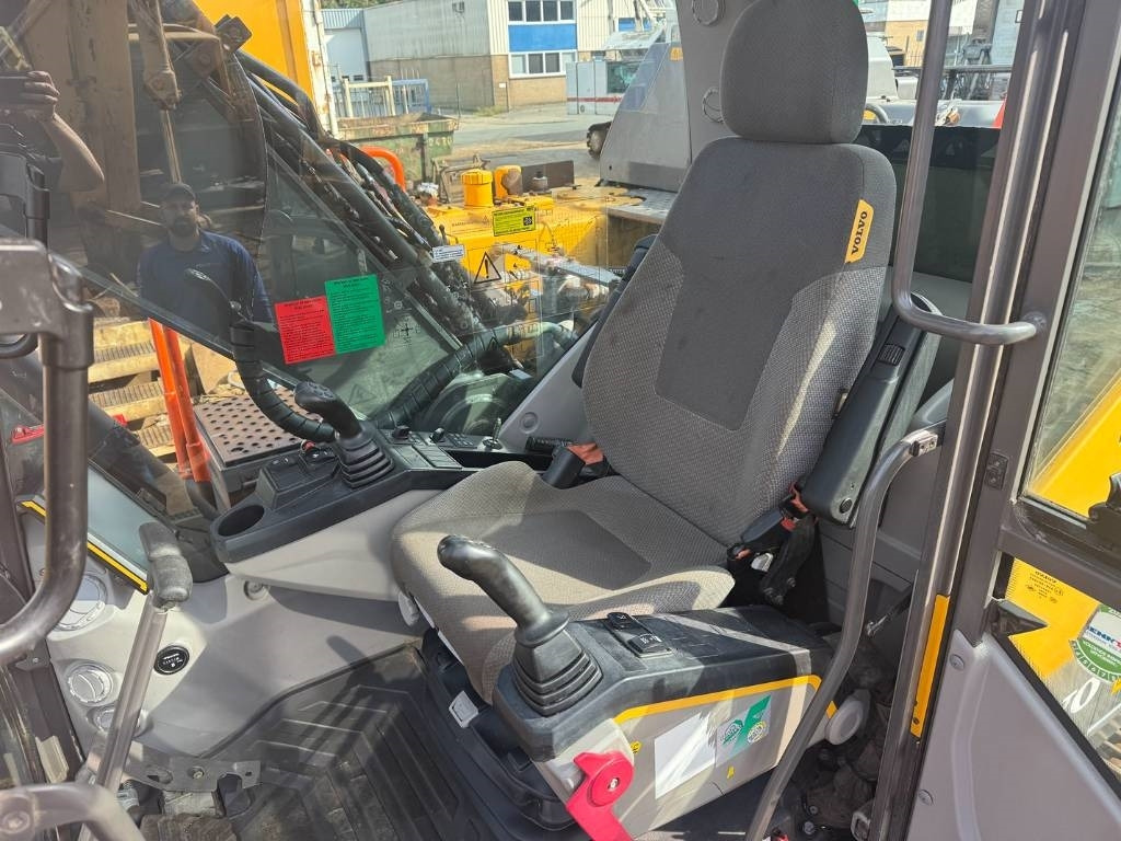 Escavadora de rastos Volvo EC 160 E L ( 3.451 ORIGINAL HOURS ): foto 20
