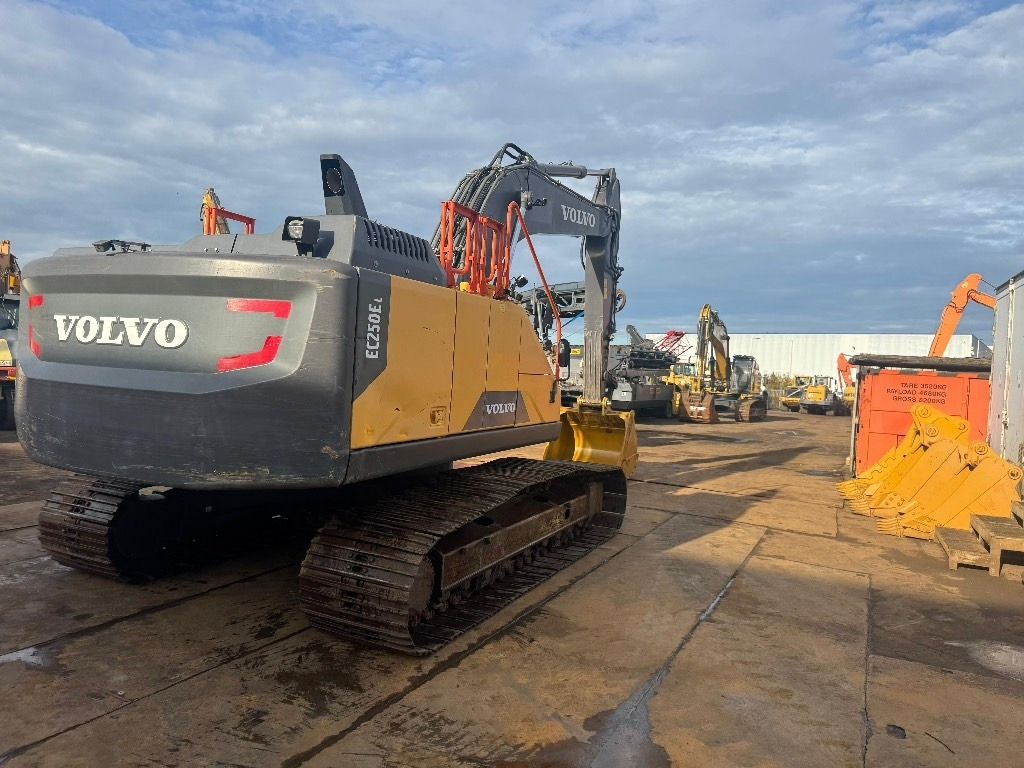 Volvo EC 250 EL - Escavadora de rastos: foto 5 Volvo EC 250 EL - Escavadora de rastos: foto 5