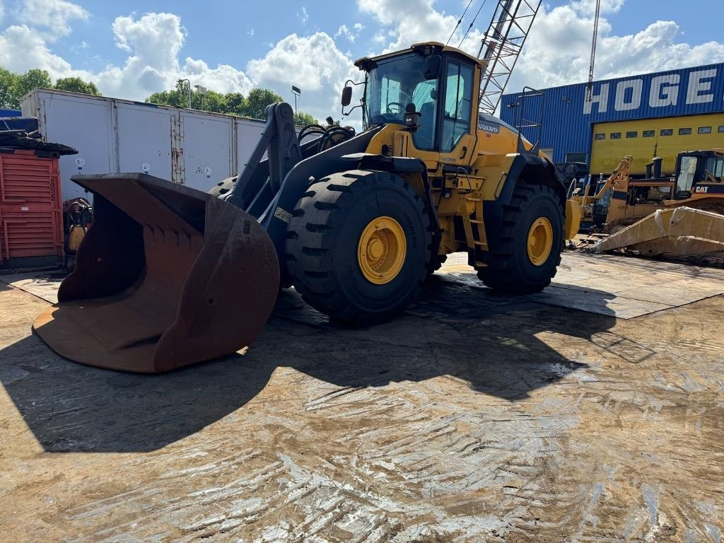 Volvo L 220 H ( WITH NEW TYRES ) - Carregadeira de rodas: foto 2 Volvo L 220 H ( WITH NEW TYRES ) - Carregadeira de rodas: foto 2