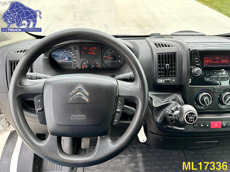Fotografia de interior 1: Furgão Citroën citroen_jumper Dubbele cabine + laadbak Euro 6