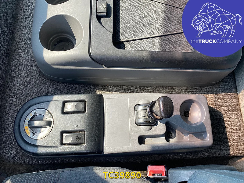 DAF LF 55 220 - Caminhão com lona: foto 4 DAF LF 55 220 - Caminhão com lona: foto 4
