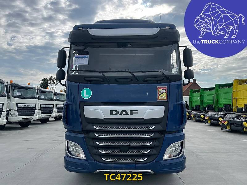 DAF XF Euro6 480 - Caminhão transportador de contêineres/ Caixa móvel: foto 2 DAF XF Euro6 480 - Caminhão transportador de contêineres/ Caixa móvel: foto 2