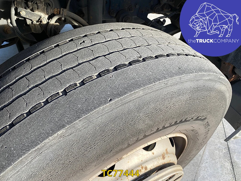 Mercedes-Benz Axor 1828 - Caminhão com lona: foto 4 Mercedes-Benz Axor 1828 - Caminhão com lona: foto 4