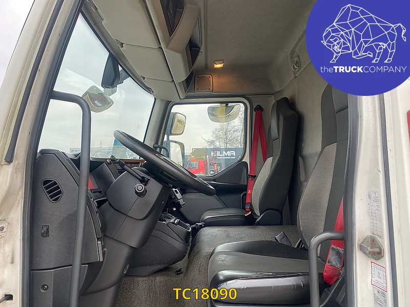 Caminhão frigorífico Renault D 240: foto 9