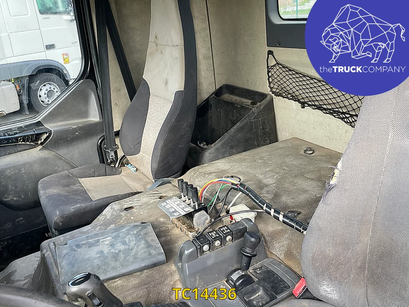 Renault Kerax 370 - Caminhão transportador de contêineres/ Caixa móvel: foto 3 Renault Kerax 370 - Caminhão transportador de contêineres/ Caixa móvel: foto 3