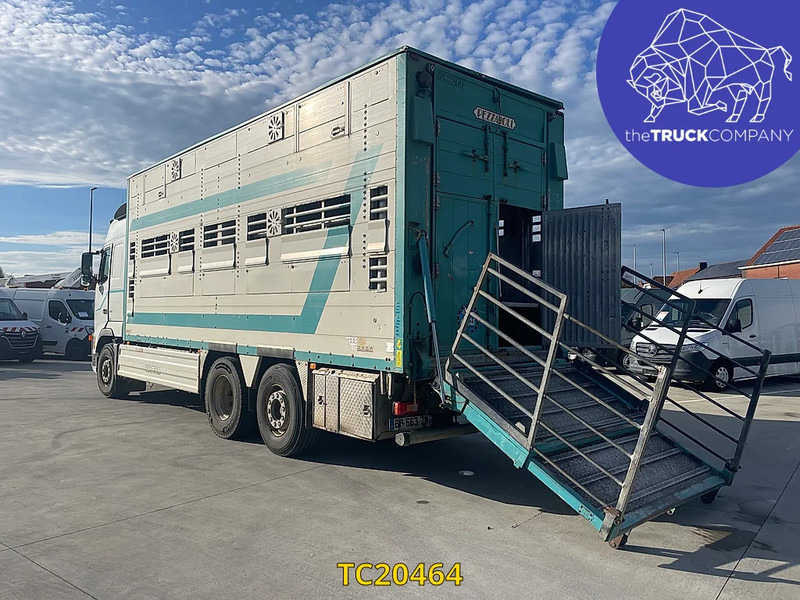 Volvo FH 480 - Caminhão transporte de gado: foto 2 Volvo FH 480 - Caminhão transporte de gado: foto 2