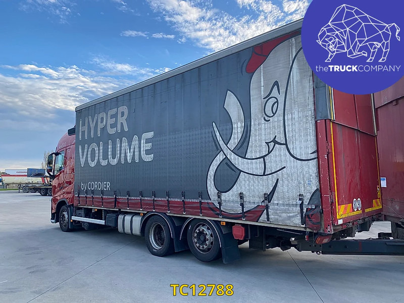 Volvo FH 500 - Caminhão com lona: foto 2 Volvo FH 500 - Caminhão com lona: foto 2