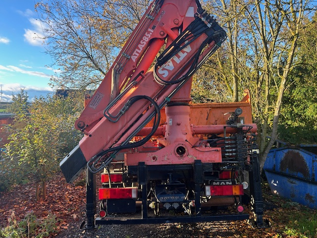 MAN 19 293 4x4 Kran Atlas 85.1 A2 - Caminhão basculante: foto 2 MAN 19 293 4x4 Kran Atlas 85.1 A2 - Caminhão basculante: foto 2