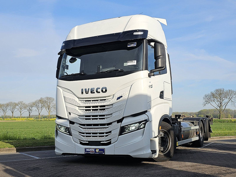 Iveco S-WAY AS260S46 LNG INT. STEERAXLE - Caminhão transportador de contêineres/ Caixa móvel: foto 1 Iveco S-WAY AS260S46 LNG INT. STEERAXLE - Caminhão transportador de contêineres/ Caixa móvel: foto 1
