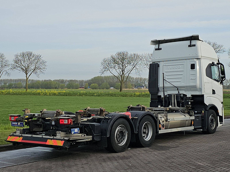 Iveco S-WAY AS260S46 LNG INT. STEERAXLE - Caminhão transportador de contêineres/ Caixa móvel: foto 3 Iveco S-WAY AS260S46 LNG INT. STEERAXLE - Caminhão transportador de contêineres/ Caixa móvel: foto 3