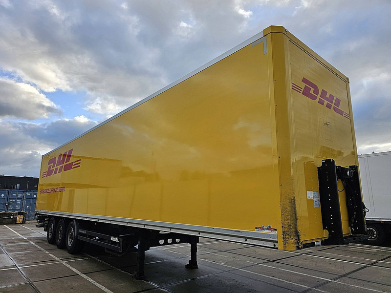 Kögel SKH24 LIFT AXLE TAILLIFT - Semireboque furgão: foto 3 Kögel SKH24 LIFT AXLE TAILLIFT - Semireboque furgão: foto 3