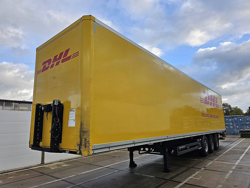 Kögel SKH24 LIFT AXLE TAILLIFT - Semireboque furgão: foto 1 Kögel SKH24 LIFT AXLE TAILLIFT - Semireboque furgão: foto 1